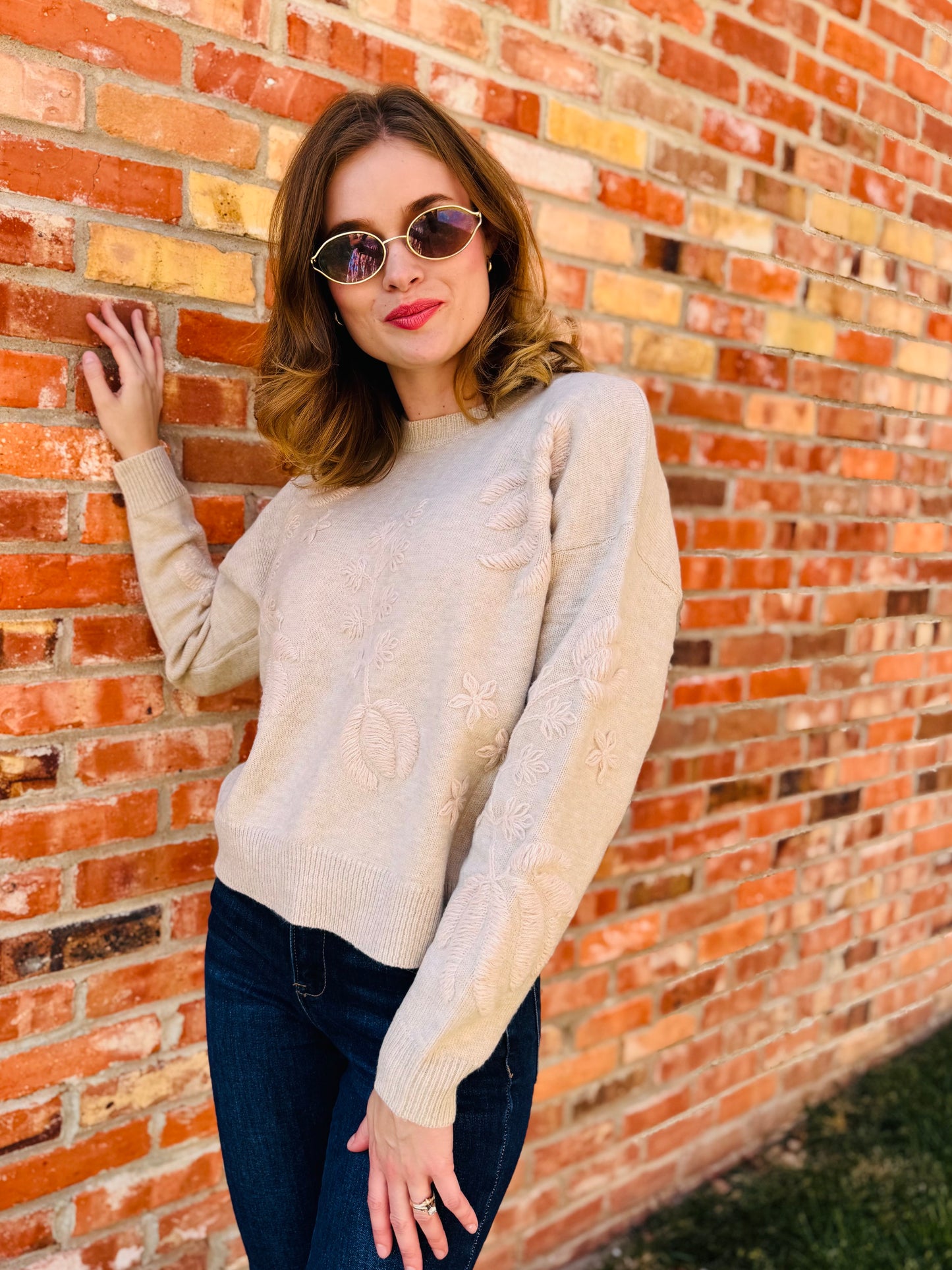 Floral Embroidery Crewneck Sweater - Dreamers