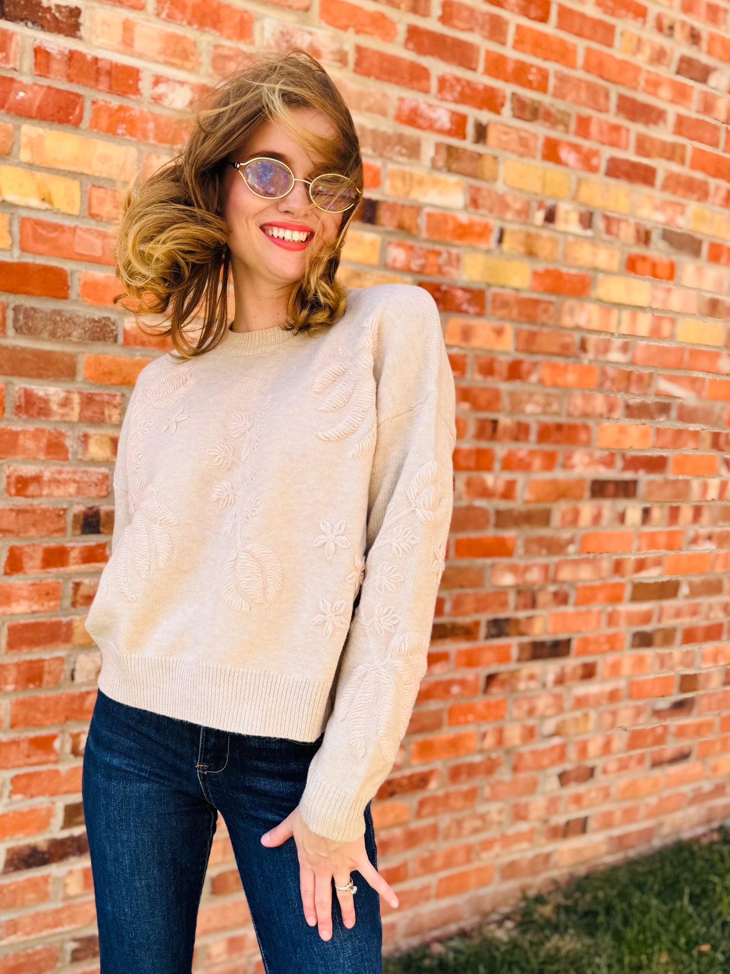 Floral Embroidery Crewneck Sweater - Dreamers