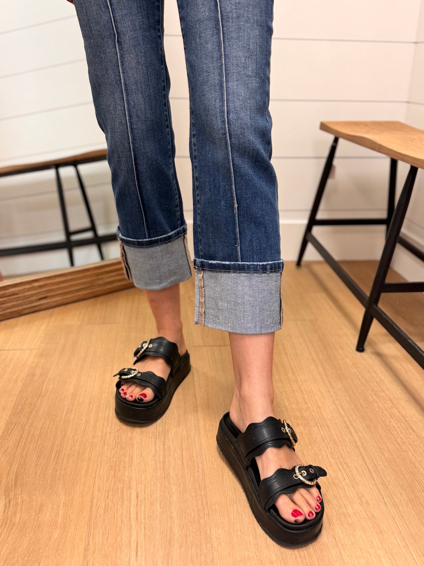 High Rise Straight Jeans with vertical seam- Risen