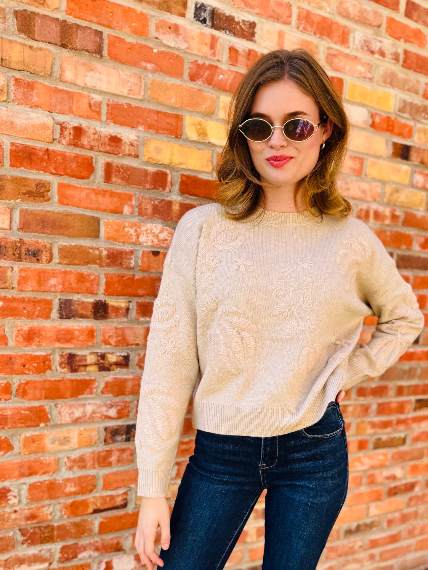 Floral Embroidery Crewneck Sweater - Dreamers
