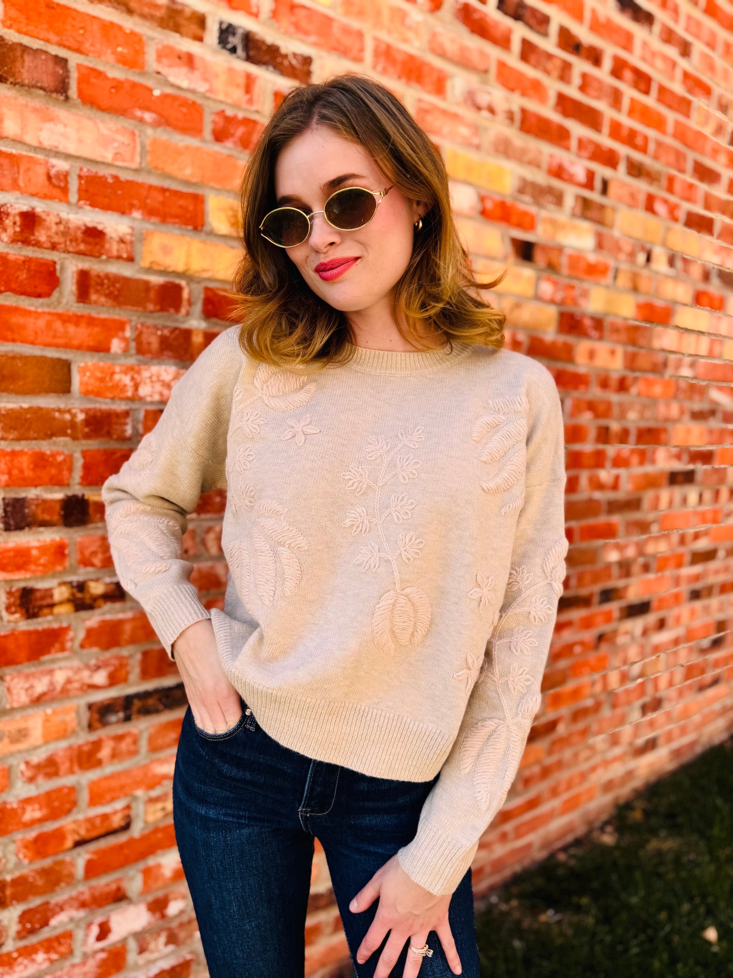 Floral Embroidery Crewneck Sweater - Dreamers
