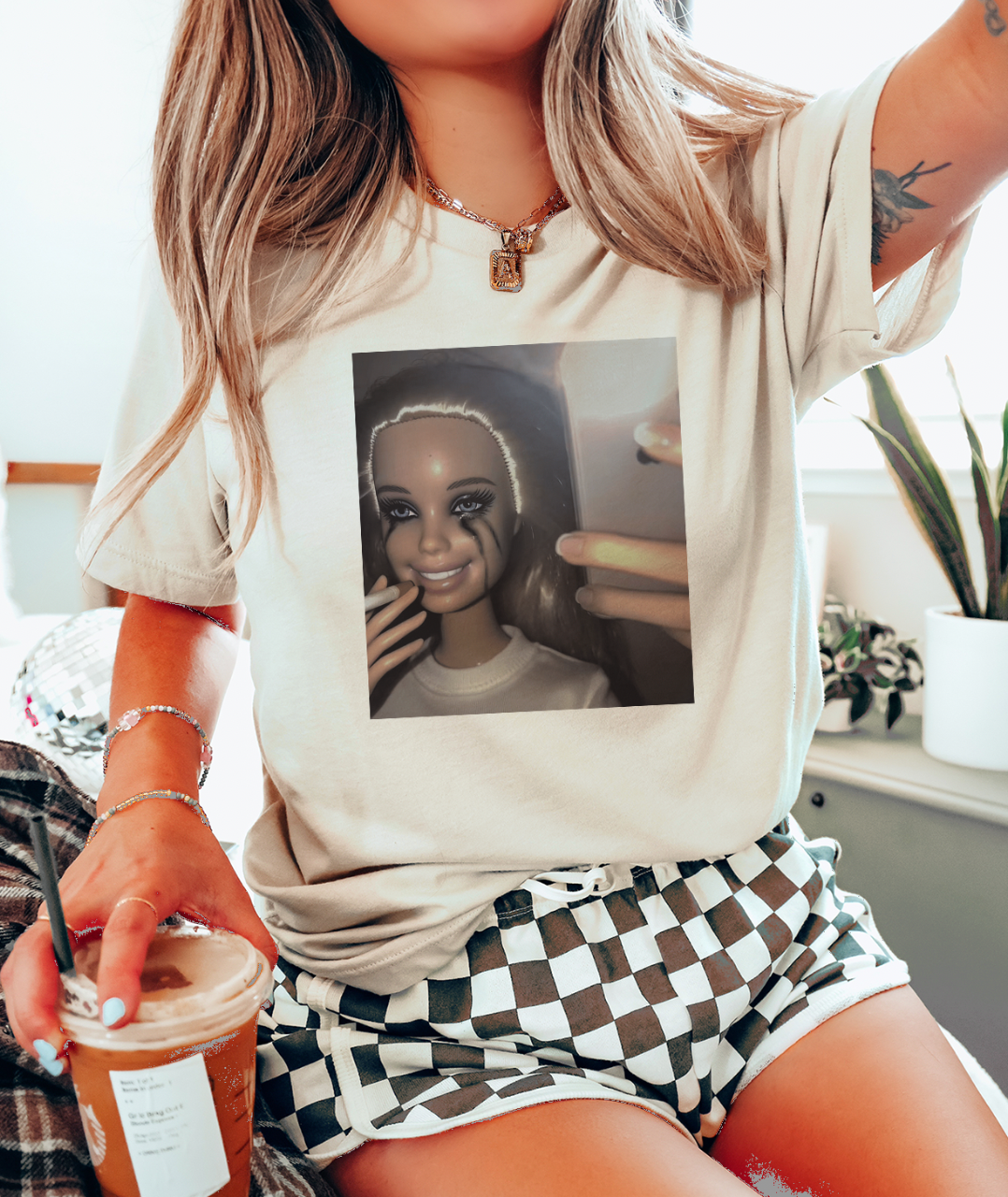 Delusional Doll Face Jessie Selfie - SWEATSHIRT
