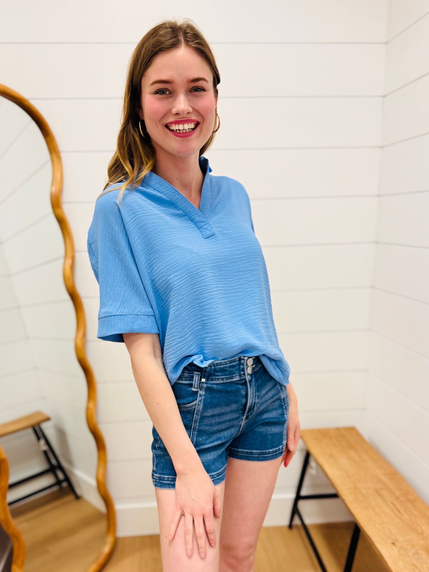 Woven Airflow Collared V-neck Short Sleeve Top