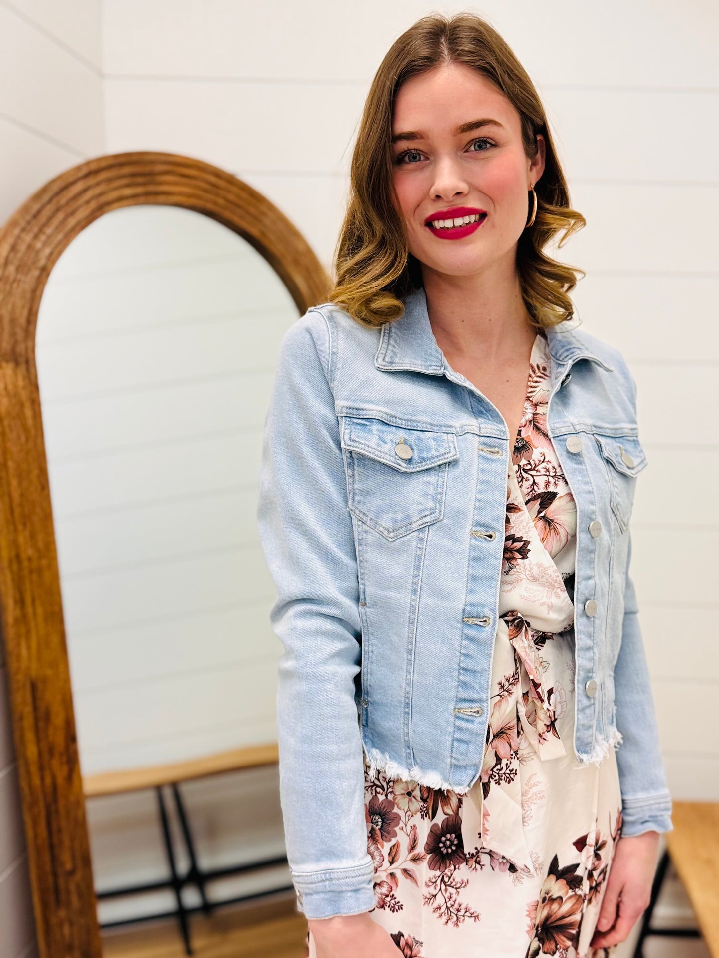 Irregular Fray Hem Light Wash Denim Jacket - Risen