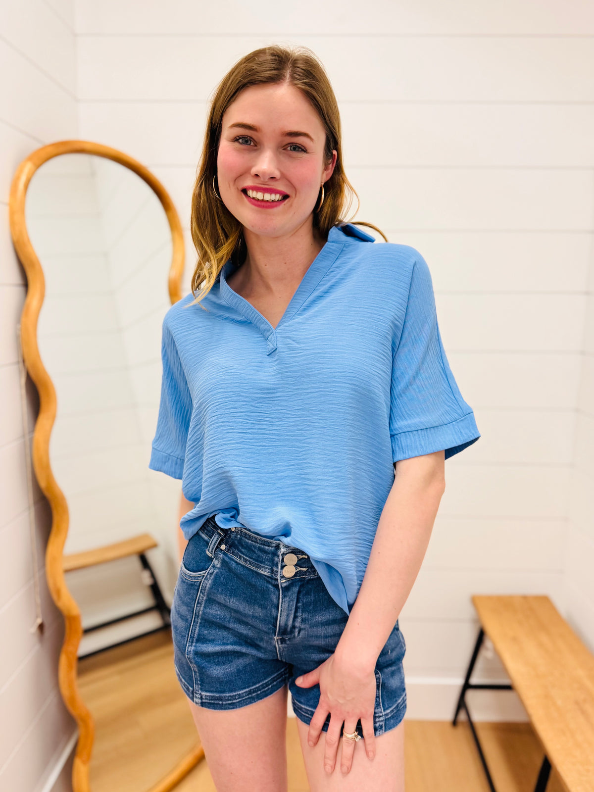 Woven Airflow Collared V-neck Short Sleeve Top
