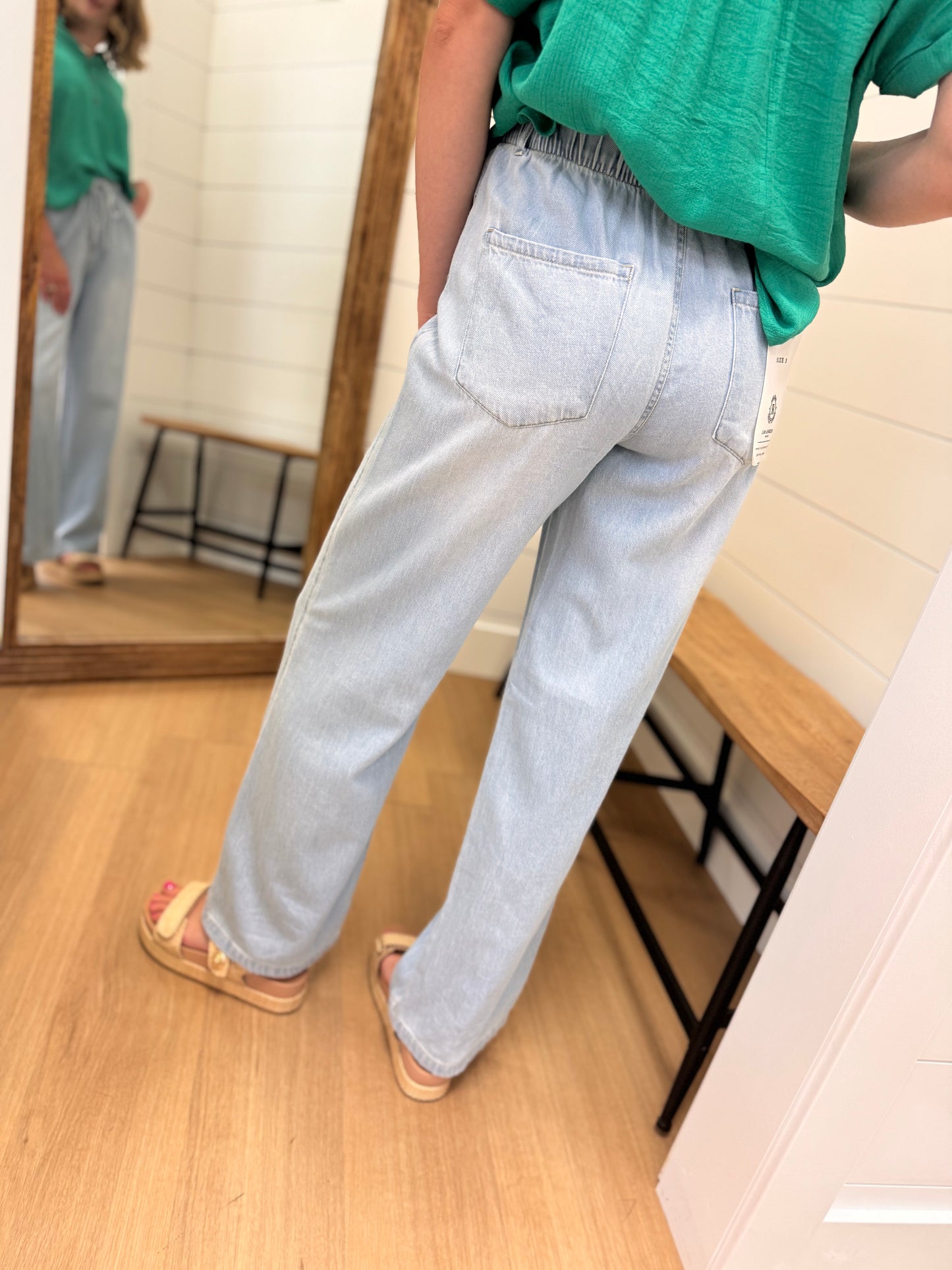 High Rise Relaxed Fit "Jean" - Risen