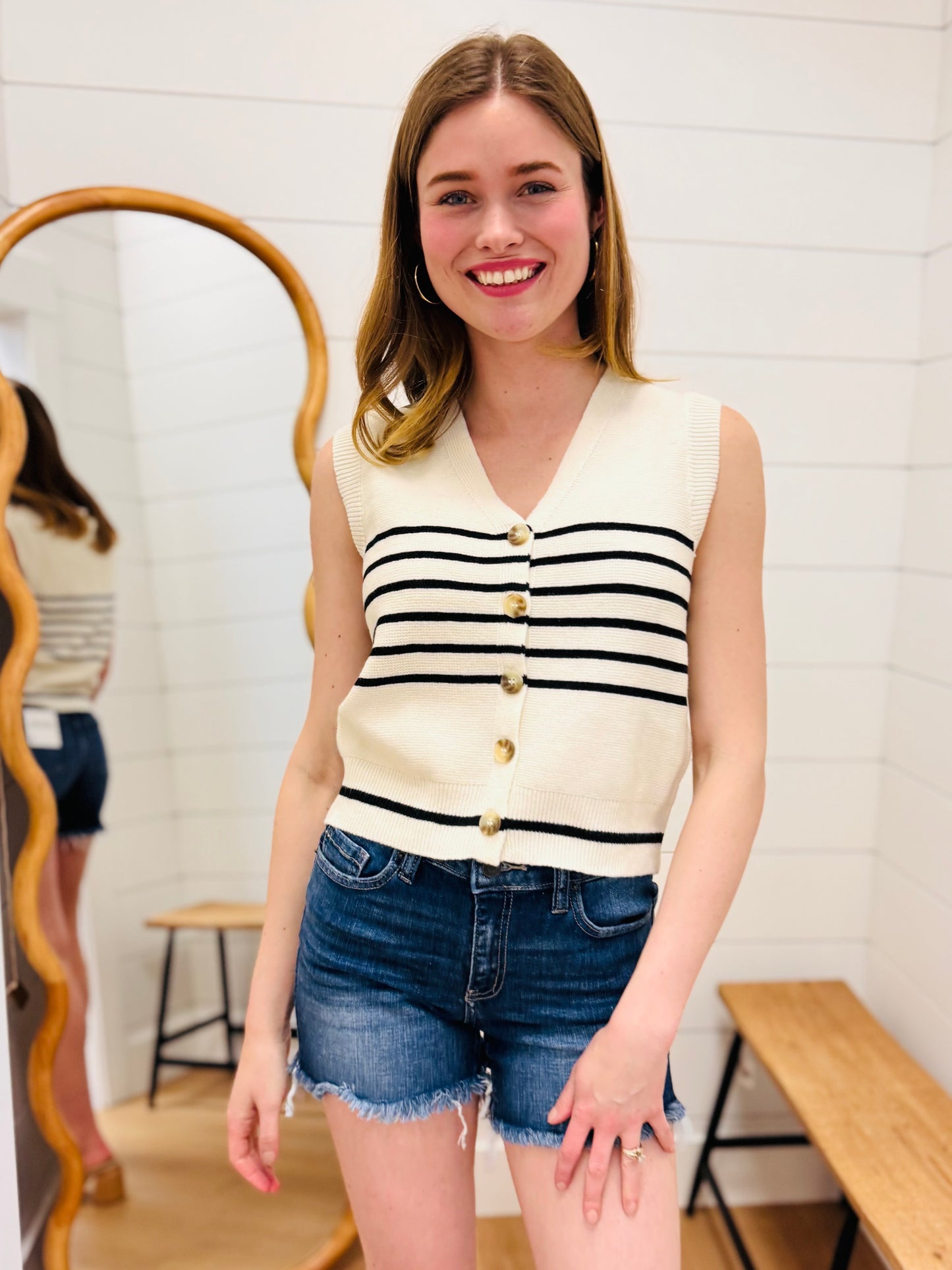 Contrast Stripe Button Knit Vest