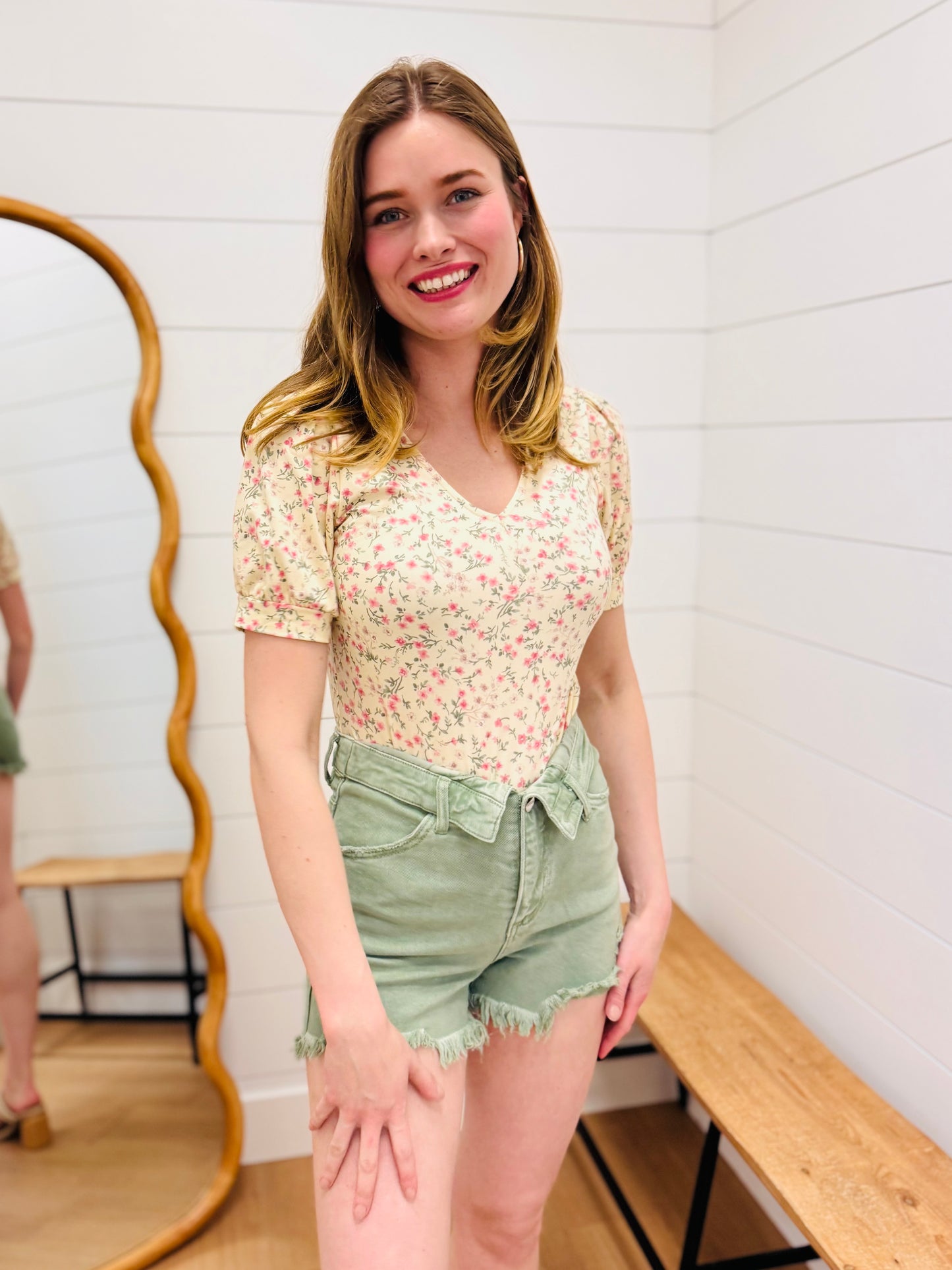 Olive YOU Folded Waist Shorts - RISEN