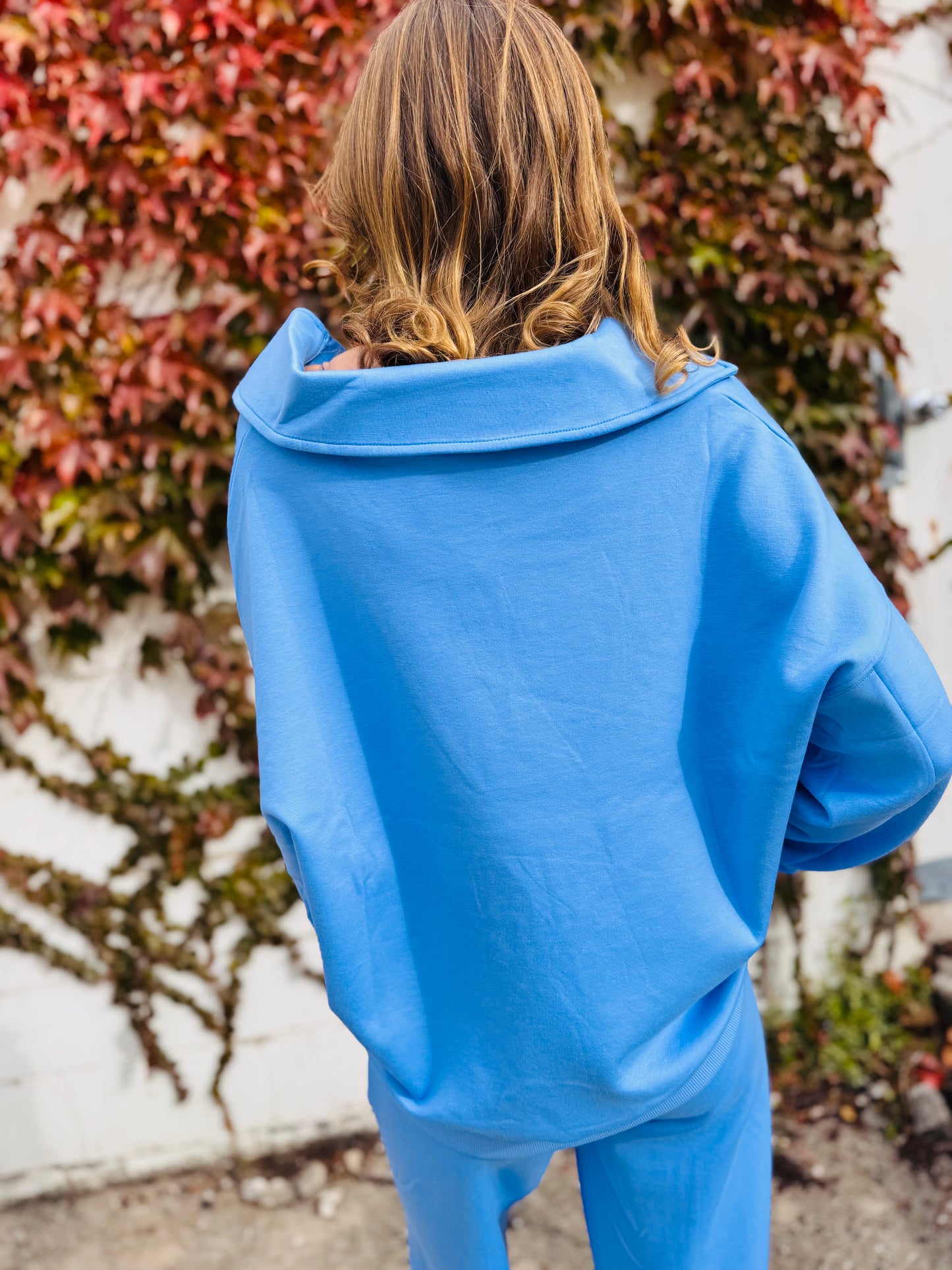 Scuba Collared Pullover