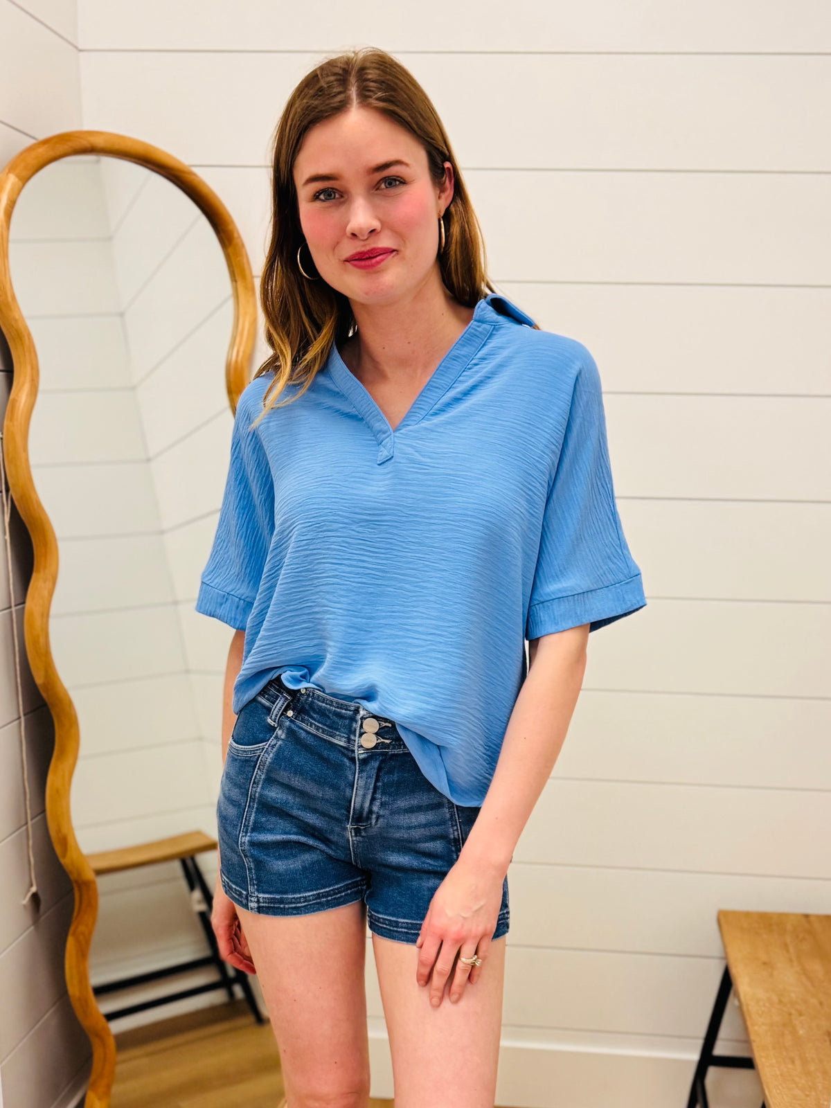Woven Airflow Collared V-neck Short Sleeve Top