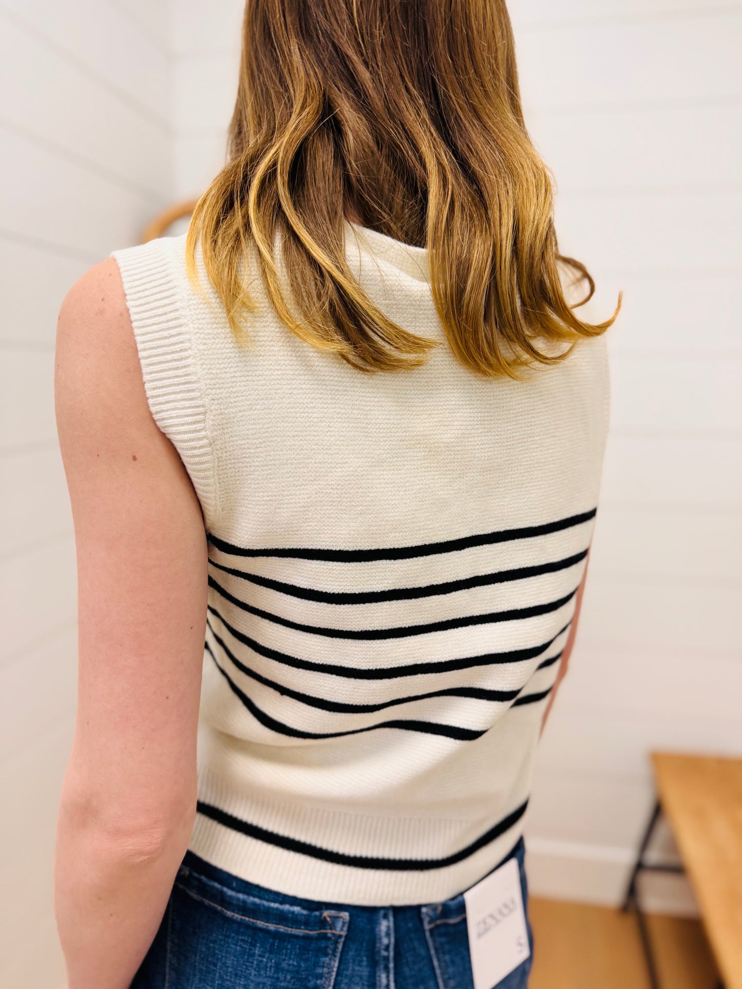 Contrast Stripe Button Knit Vest