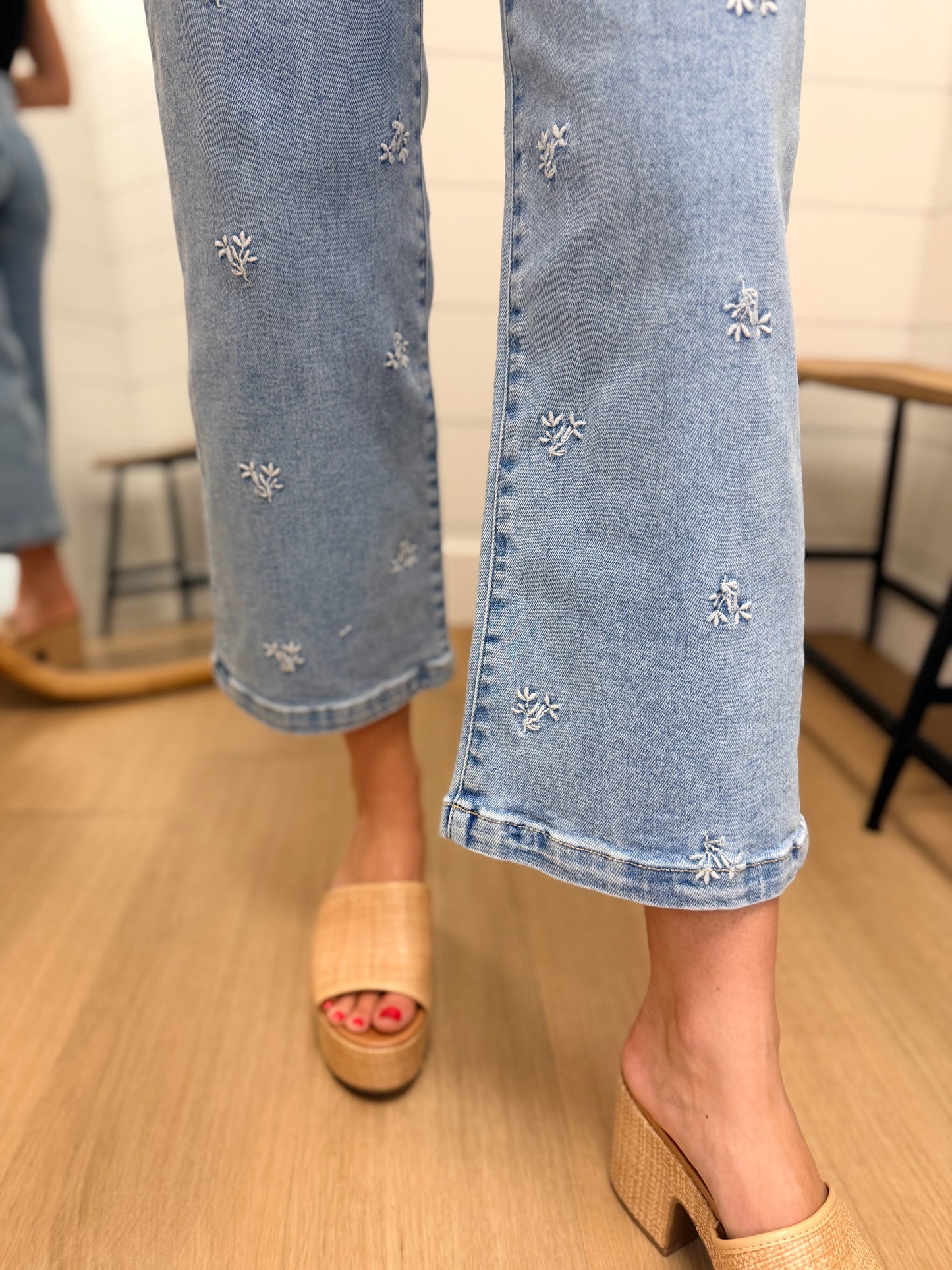 Wide Embroidered Jeans - Risen