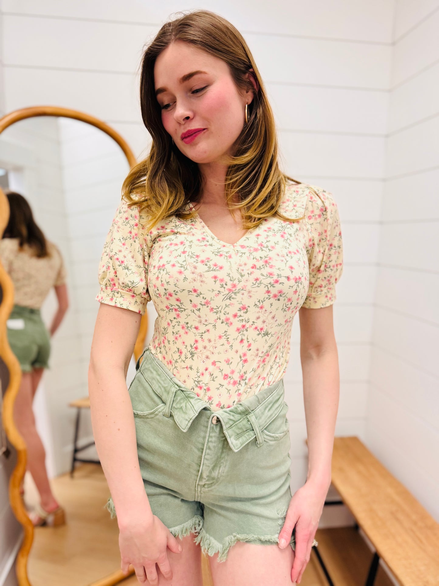 Olive YOU Folded Waist Shorts - RISEN