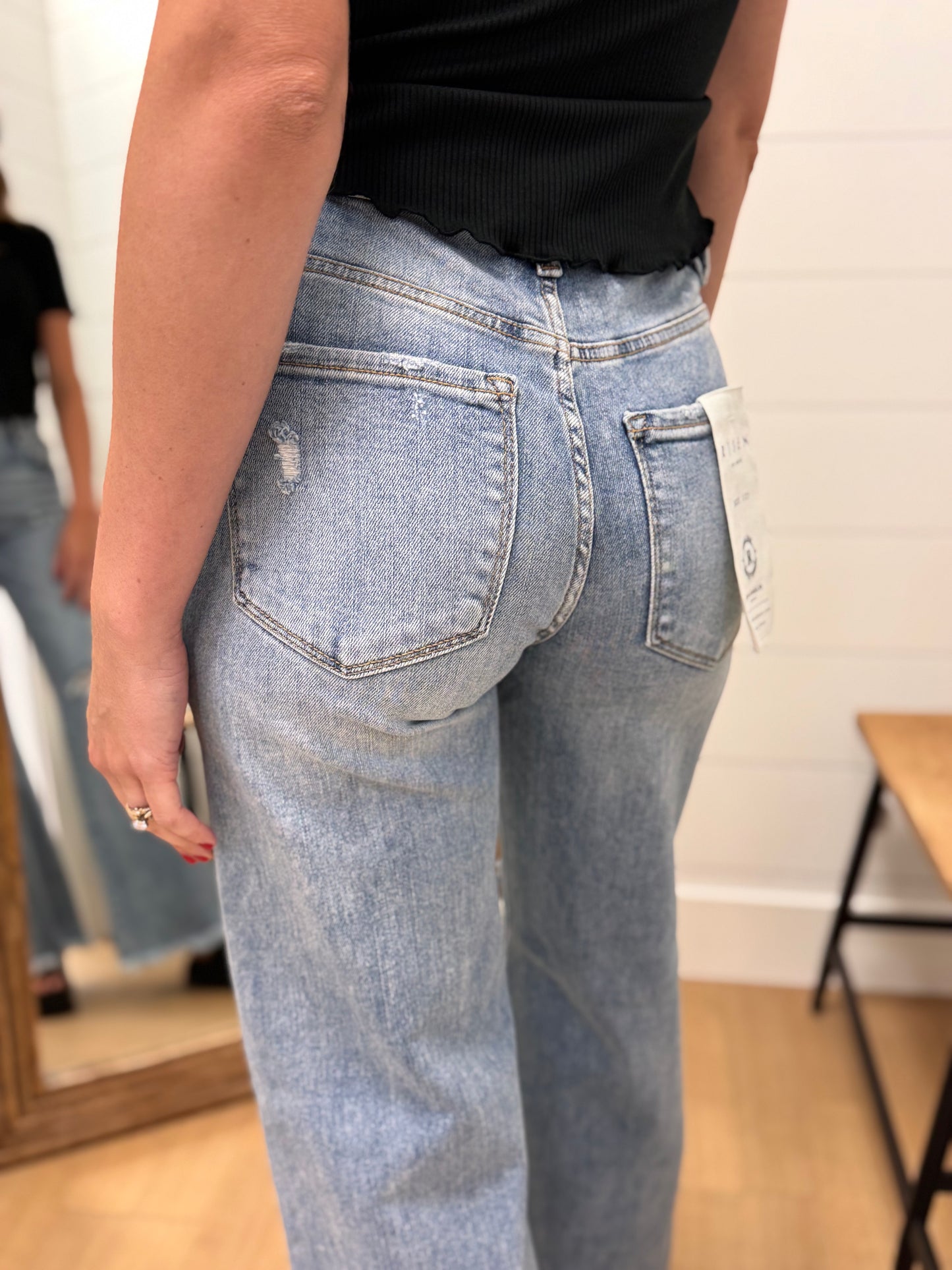 Mid Rise Button Down Wide Leg Jeans - Risen