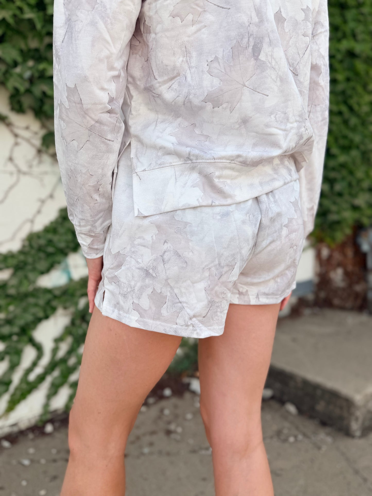 Camo Elastic Waist Shorts