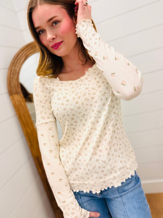 Floral Printed Lettuce Hem Fitted Knit Top