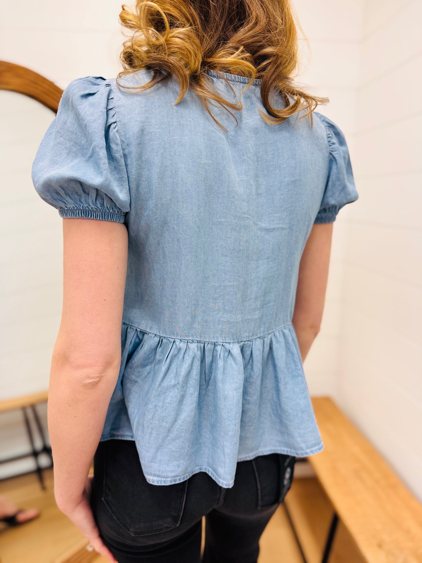 Front Tie Ruffle Hem Puff Sleeve Blouse