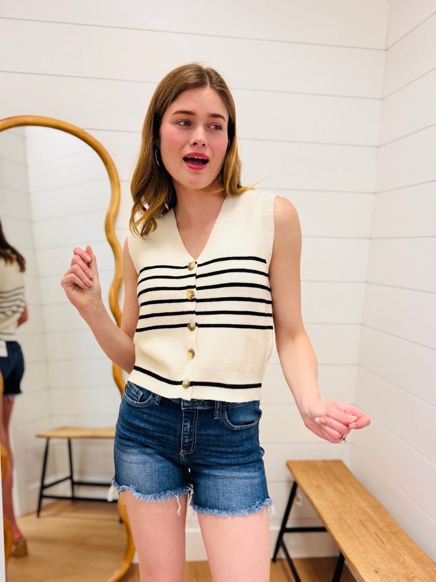 Contrast Stripe Button Knit Vest
