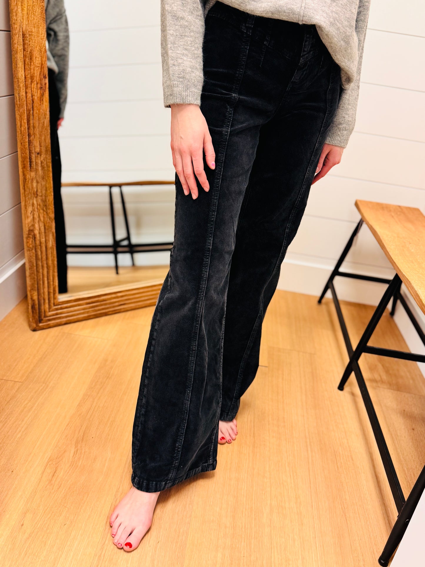 High Rise Wide Front Yoke Black Corduroy - Risen