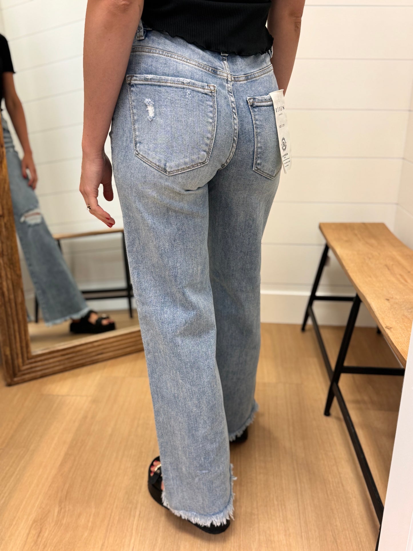 Mid Rise Button Down Wide Leg Jeans - Risen