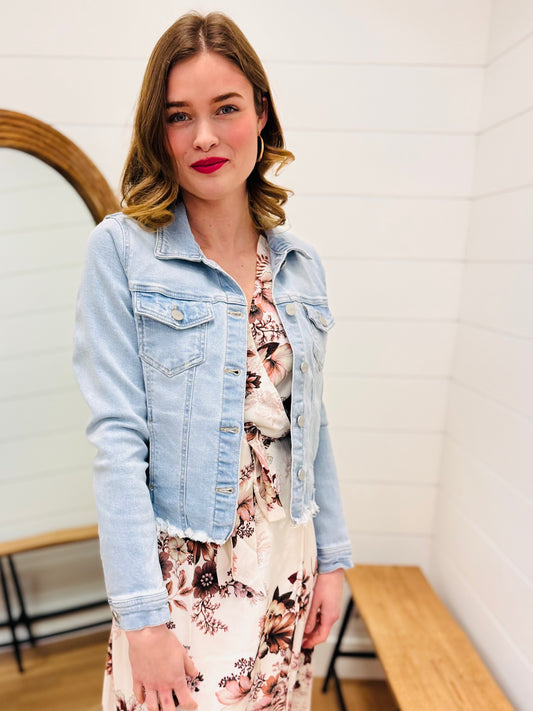 Irregular Fray Hem Light Wash Denim Jacket - Risen