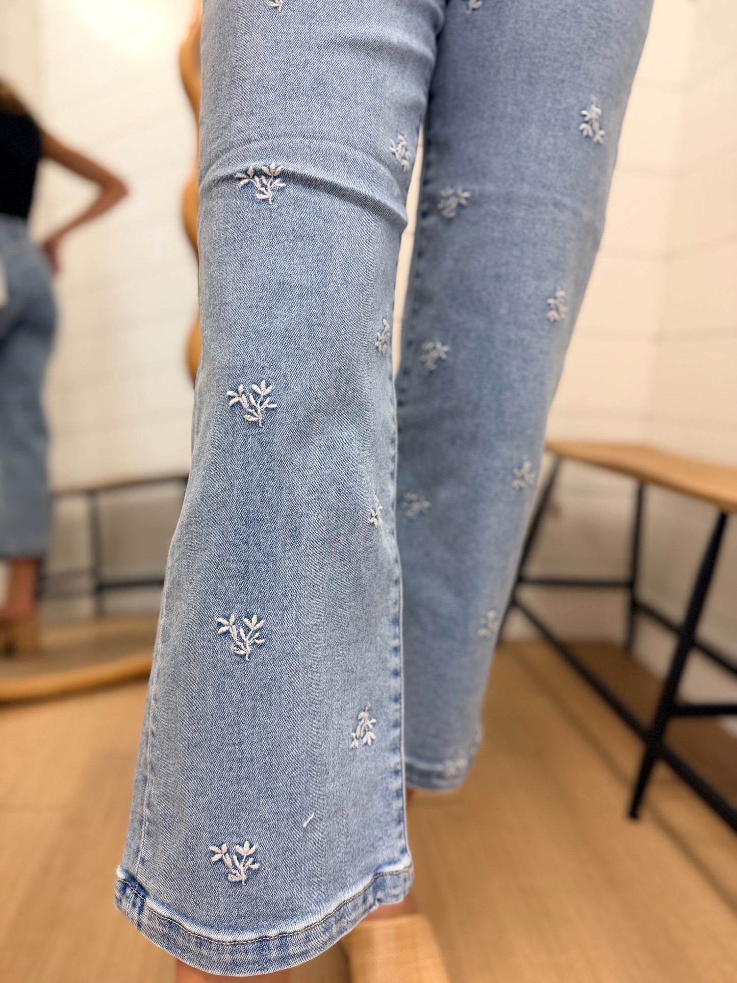 Wide Embroidered Jeans - Risen
