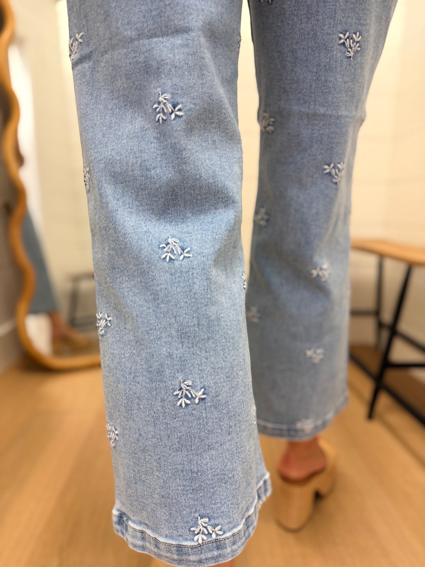 Wide Embroidered Jeans - Risen